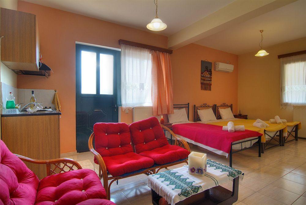 Kelari Studios Ámfissa Oda fotoğraf