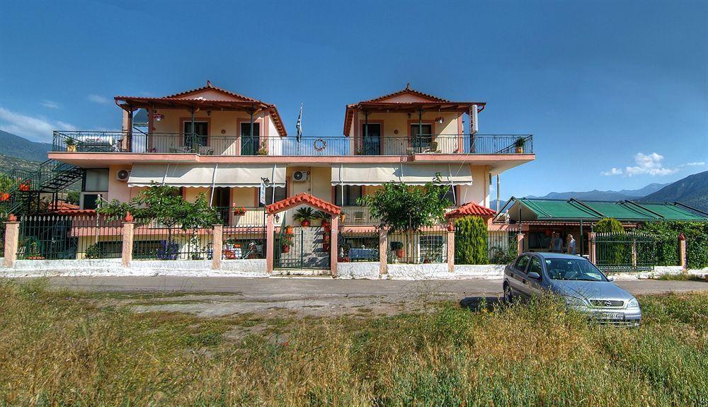Kelari Studios Ámfissa Dış mekan fotoğraf